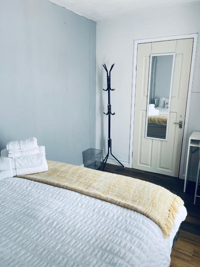 Small Doble, Shared House Filton Buitenkant foto